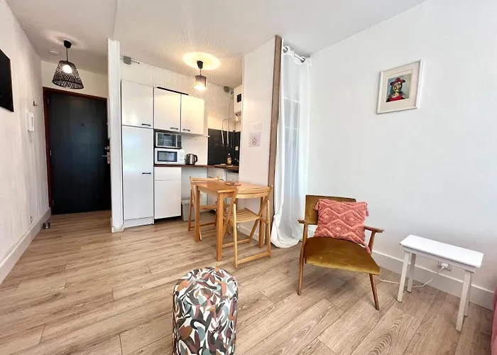 Calme- Cité De L'espace - Côte Pavée *